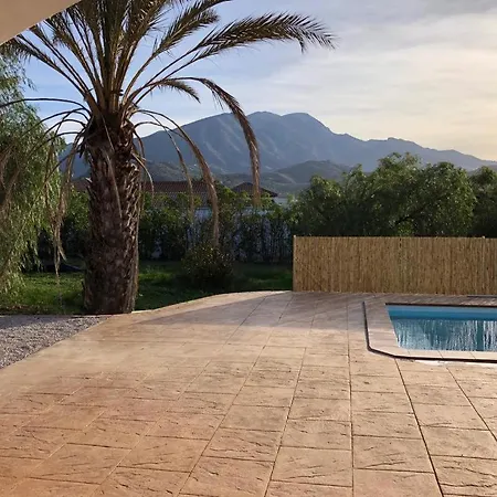 Hébergement de vacances Serene Haven With A Sparkling Pool